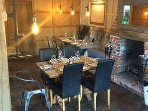 Restaurant - The Dog at Wingham (Canterbury)