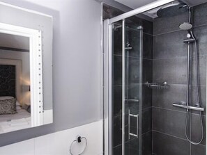 ห้องดับเบิล, ห้องน้ำในตัว (Compact -  Room 5) | ห้องน้ำ