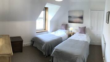 House, 3 Bedrooms (Carrick) | Free cribs/infant beds, free WiFi