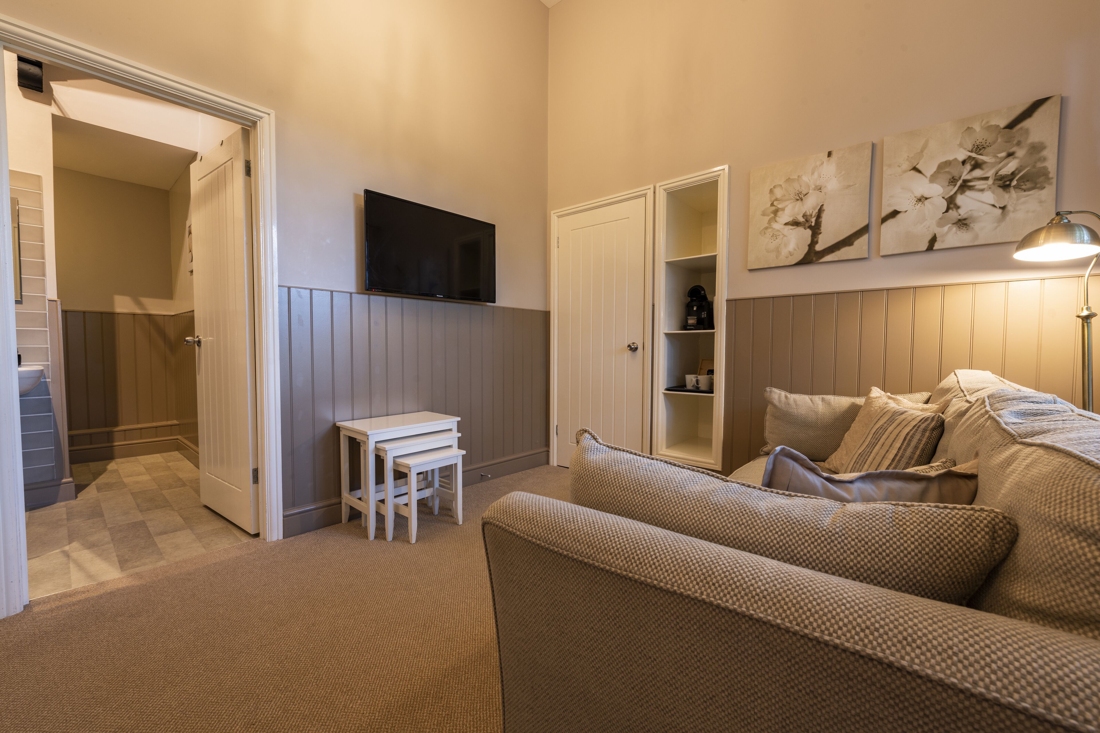 executive double room (room 8 1st floor) | individually decorated, individually furnished, iron/ironing board