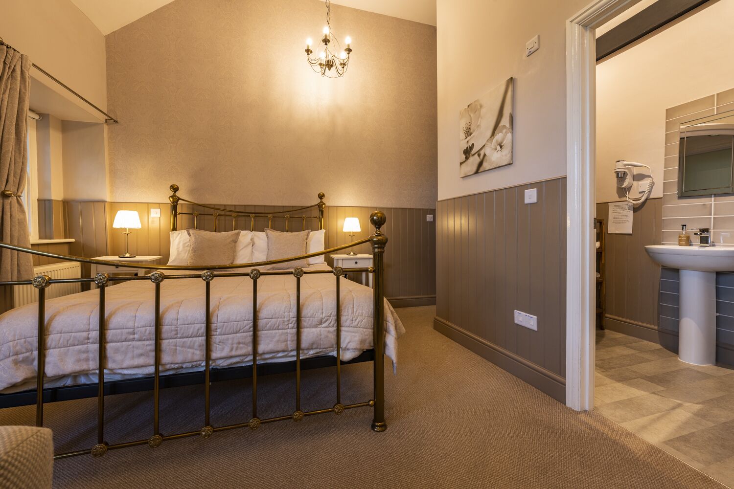 executive double room (room 8 1st floor) | individually decorated, individually furnished, iron/ironing board