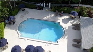Outdoor pool, a heated pool - Dover House Resort (Delray Beach)