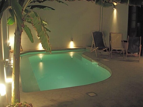 Piscina interna, piscina externa