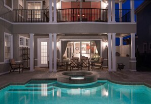Villa familiar, 4 habitaciones, vista al campo de golf, en el área del jardín | Alberca al aire libre | Alberca al aire libre