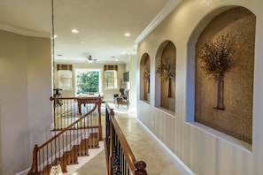 Family Villa, 6 Bedrooms, Golf View, Garden Area | Hallway