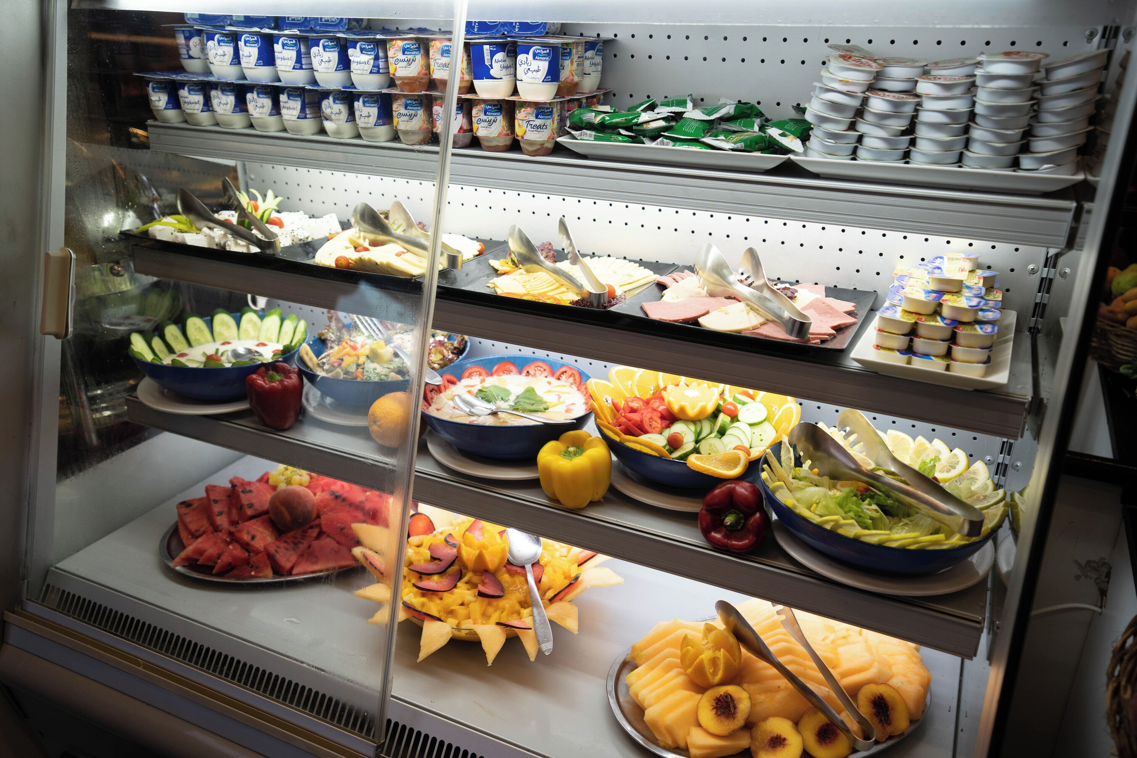 breakfast, lunch, dinner served; international cuisine