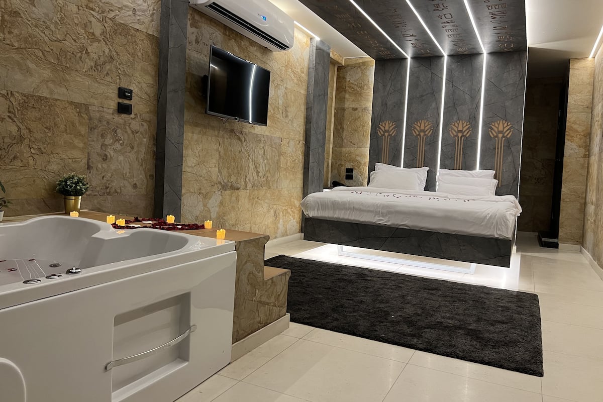 Junior Suite With Pyramid View | 1 bedroom, free minibar, in-room safe, blackout drapes