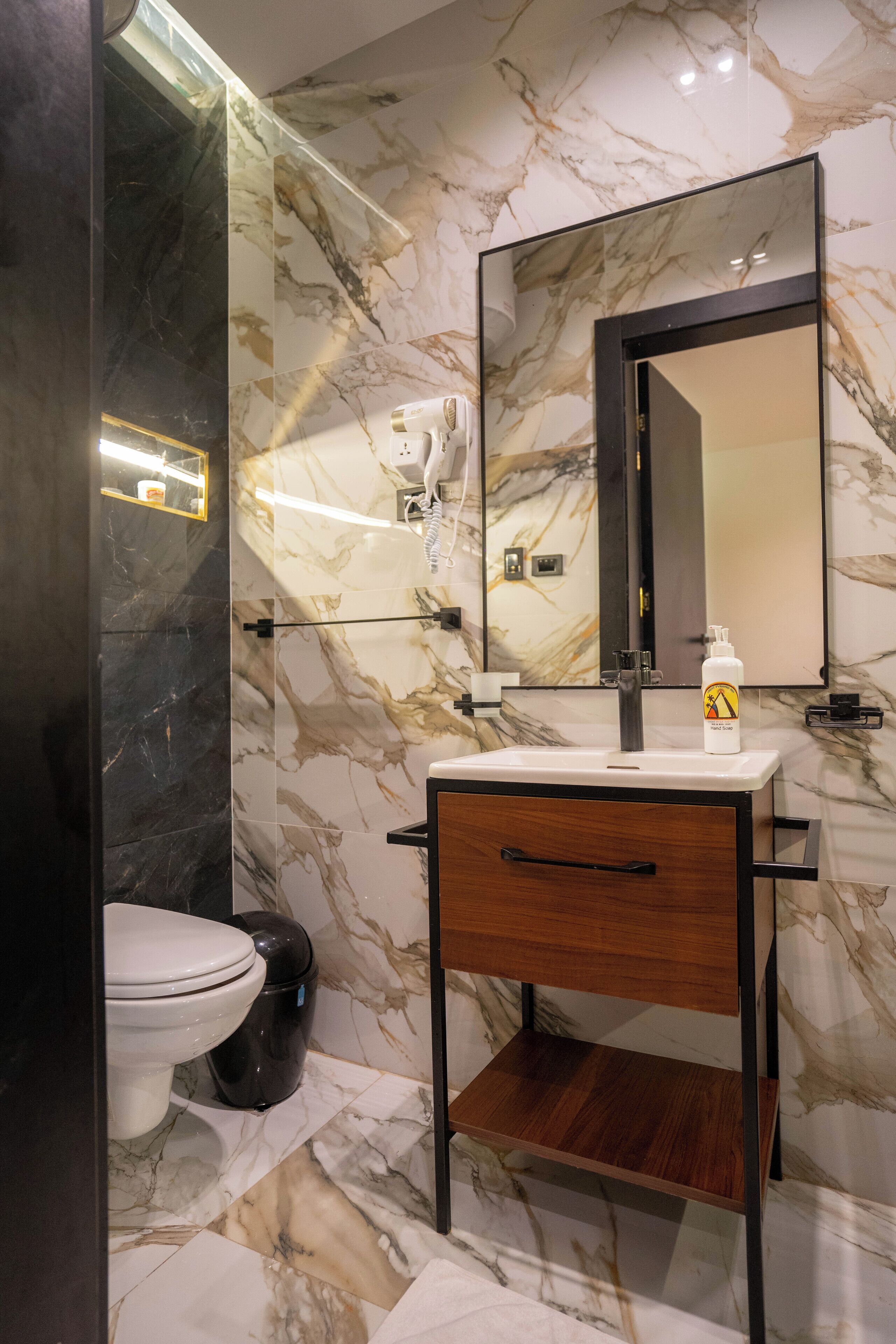 double or twin room with pyramids view | 1 bedroom, free minibar, in-room safe, blackout curtains