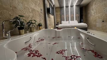 Junior Suite With Pyramid View | 1 bedroom, free minibar, in-room safe, blackout curtains