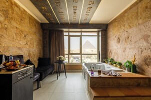 1 habitación y minibar con artículos gratuitos 
