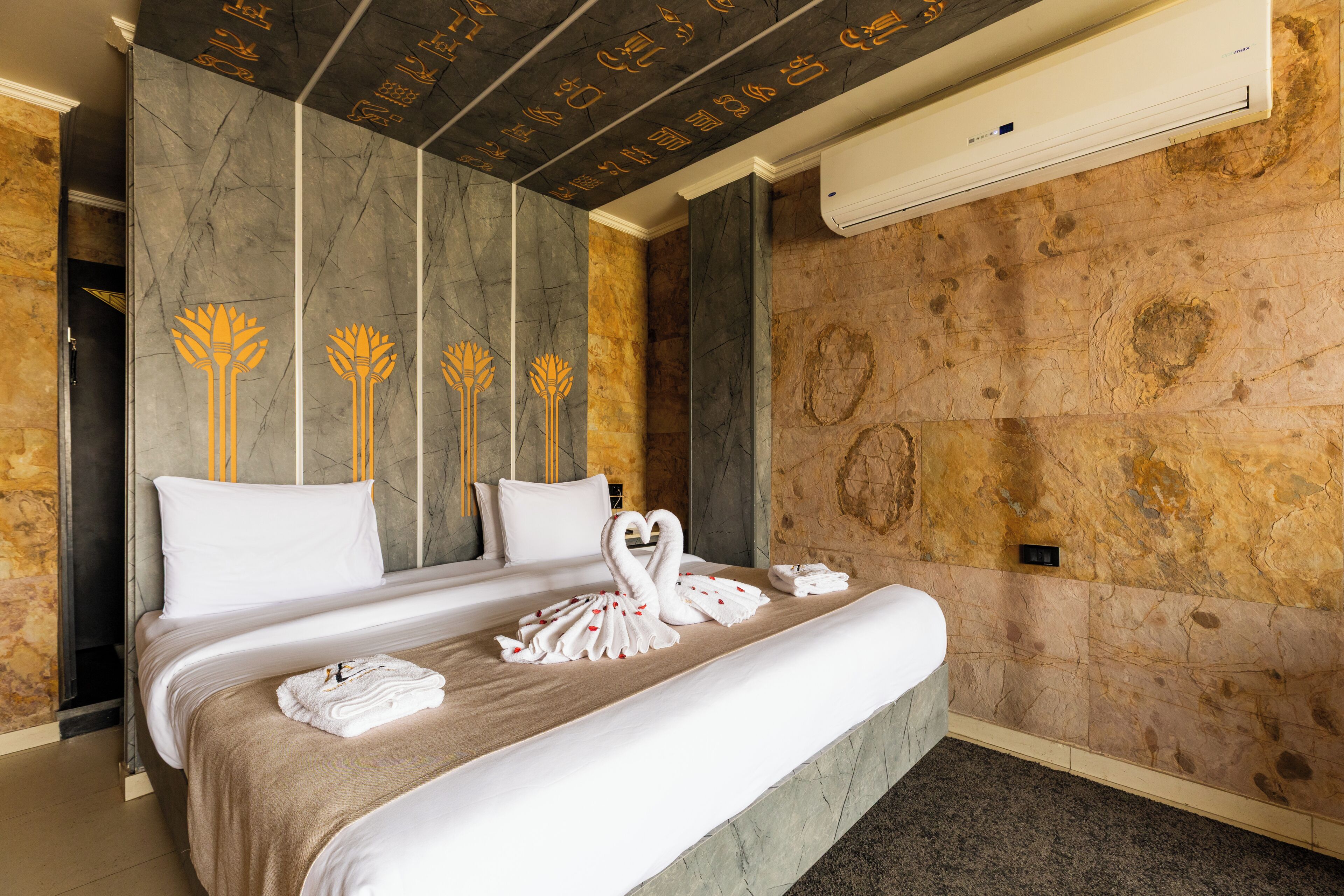 Junior Suite With Pyramid View