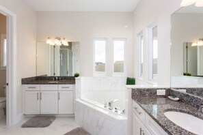 Family Villa, 5 Bedrooms, Golf View, Garden Area | Bathroom - Villa Villa Arabella 5 Bedroom Reunion (Kissimmee)