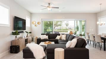 Family Villa, 5 Bedrooms, Golf View, Garden Area | Living area