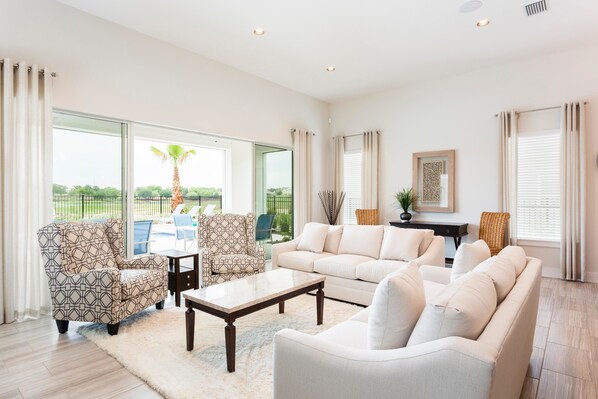 Family Villa, 5 Bedrooms, Golf View, Garden Area | Living area