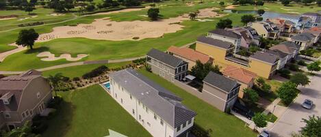 วิลล่าสำหรับครอบครัว, 5 ห้องนอน, วิวสนามกอล์ฟ, ติดสวน | วิวจากมุมสูง