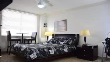 Room, Private Bathroom (2B/2B Efficiency/Studio Unit! Kitch)