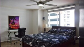Room, Private Bathroom (2B/2B Efficiency/Studio Unit! Kitch)