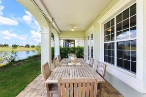 Villa familiare, 6 camere da letto, vista campo da golf, lato giardino | Terrazza/patio