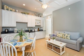 Family Villa, 6 Bedrooms, Golf View, Garden Area | Living area