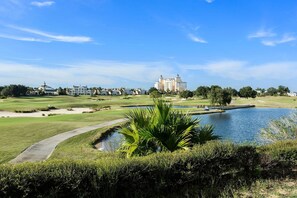 Family Villa, 6 Bedrooms, Golf View, Garden Area | Golf