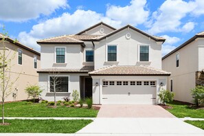 Family Villa, 6 Bedrooms, Non Smoking, Garden Area | Front of property - Villa Oasis Sunset 6 Bedroom Reunion (Davenport)