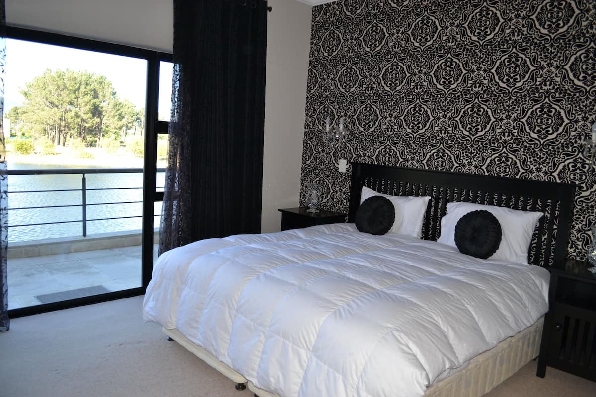 Maison Deluxe, 4 chambres, vue lac | Literie de qualité supérieure, matelas mémoire de forme