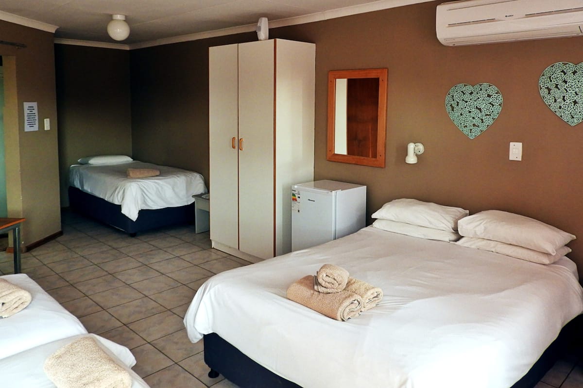 Family Room, 1 Bedroom (5 Bed Family Room) | Egyptian cotton sheets, premium bedding, down duvets, memory-foam beds