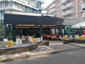 Restauration extérieure