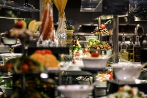 Petit déjeuner buffet servi en supplément