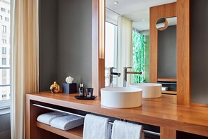 1 bedroom, hypo-allergenic bedding, in-room safe, desk - Me and All Hotel Dusseldorf, by Hyatt (Düsseldorf)