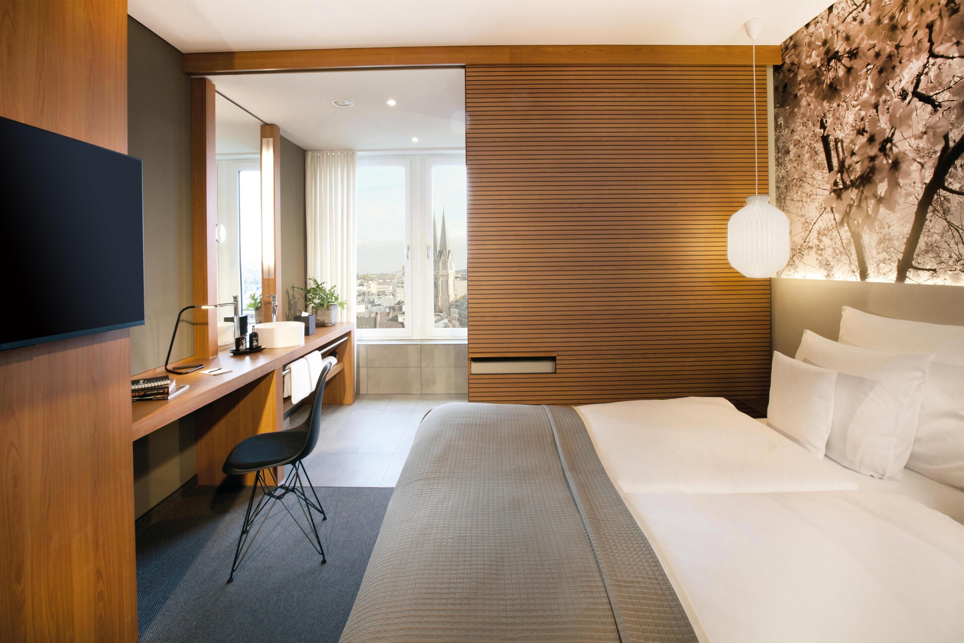1 bedroom, hypo-allergenic bedding available, in-room safe, desk