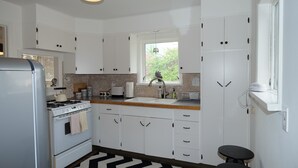 Breakfast area - The Jules (Anchorage)