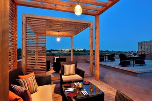 Breakfast, lunch, dinner served; international cuisine - Jaisalmer Marriott Resort & Spa (Jaisalmer)