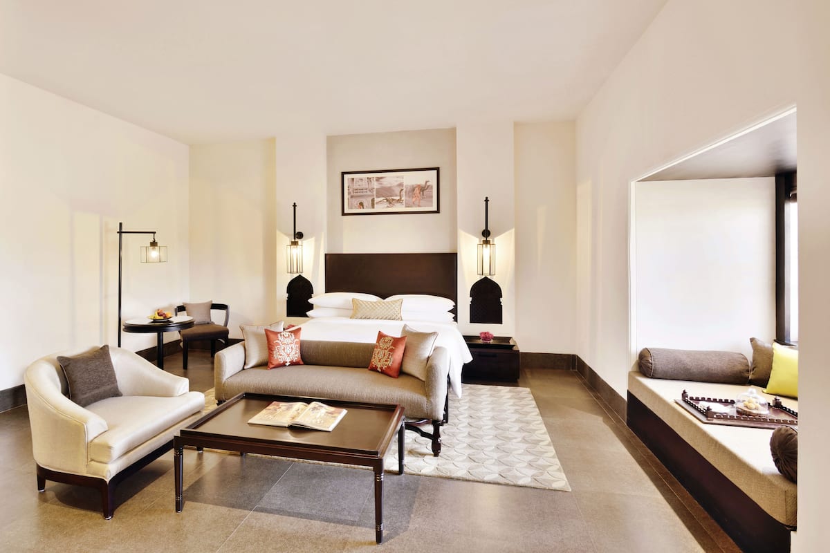 royal room, 1 king bed with sofa bed, non smoking, corner | 1 bedroom, premium bedding, down duvets, memory-foam beds