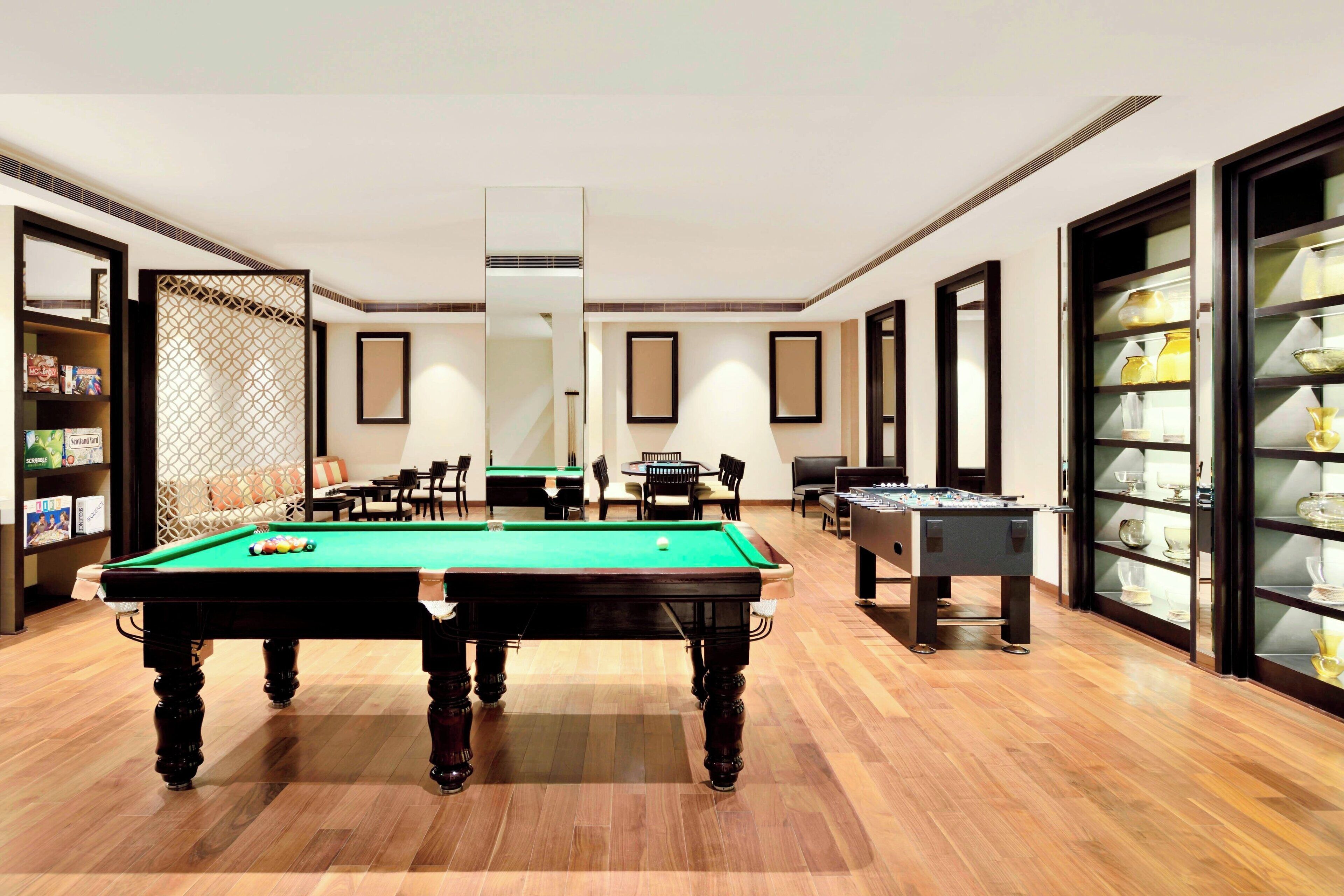 serves lunch and dinner