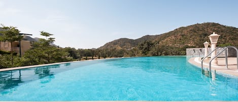 Utomhuspool