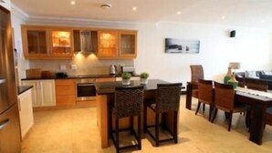 Unclassified image, 3 of 5, button - 604 Manor View (Ballito)