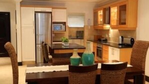 Unclassified image, 5 of 5, button - 604 Manor View (Ballito)