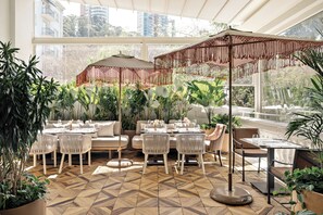 2 restaurants, breakfast served - Palacio Tangara, Oetker Hotels (São Paulo)