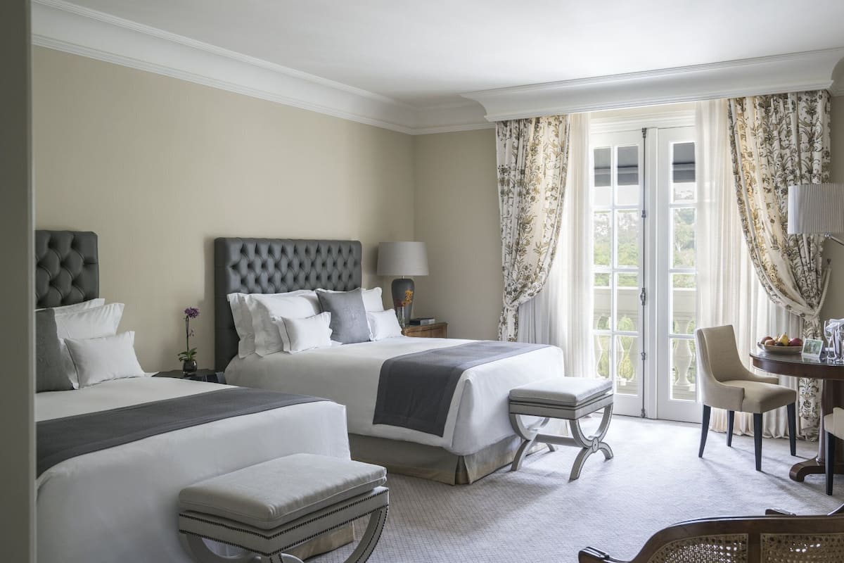 Chambre Deluxe, 2 lits doubles | Équipement de l’hébergement