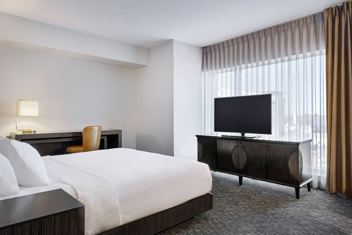 Suite, 1 Bedroom, Non Smoking | 1 bedroom, in-room safe, desk, laptop workspace