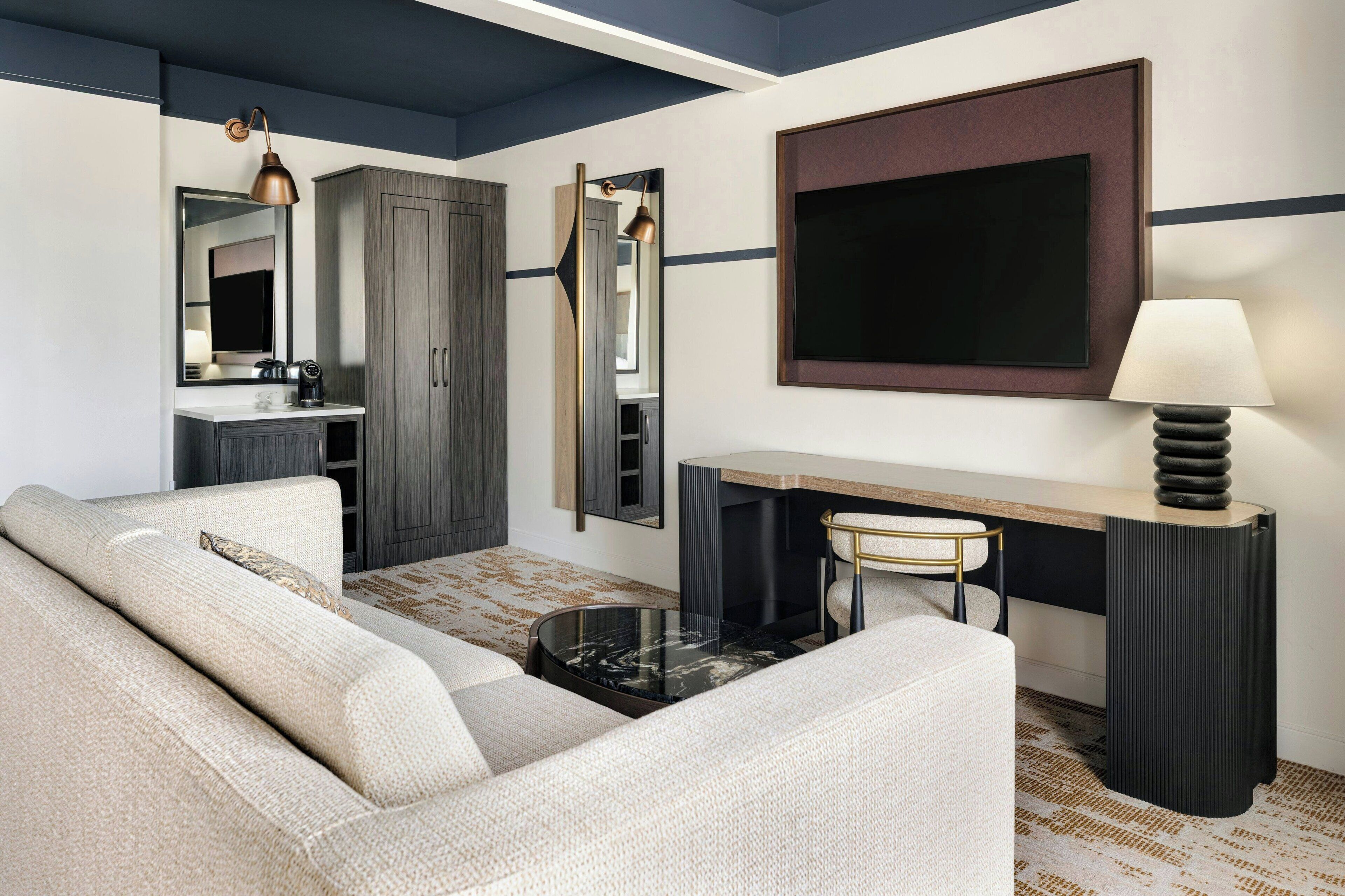 Junior Suite, 1 King Bed