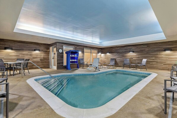 Indoor pool - Fairfield Inn & Suites by Marriott Nashville Downtown MetroCenter (Nashville)