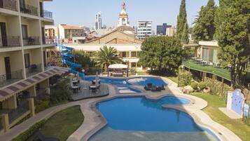 3 outdoor pools, pool umbrellas, sun loungers