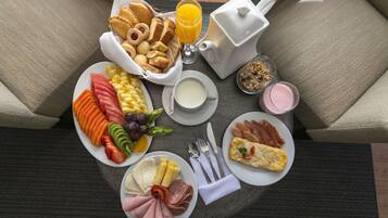 Termasuk sarapan bufet setiap hari