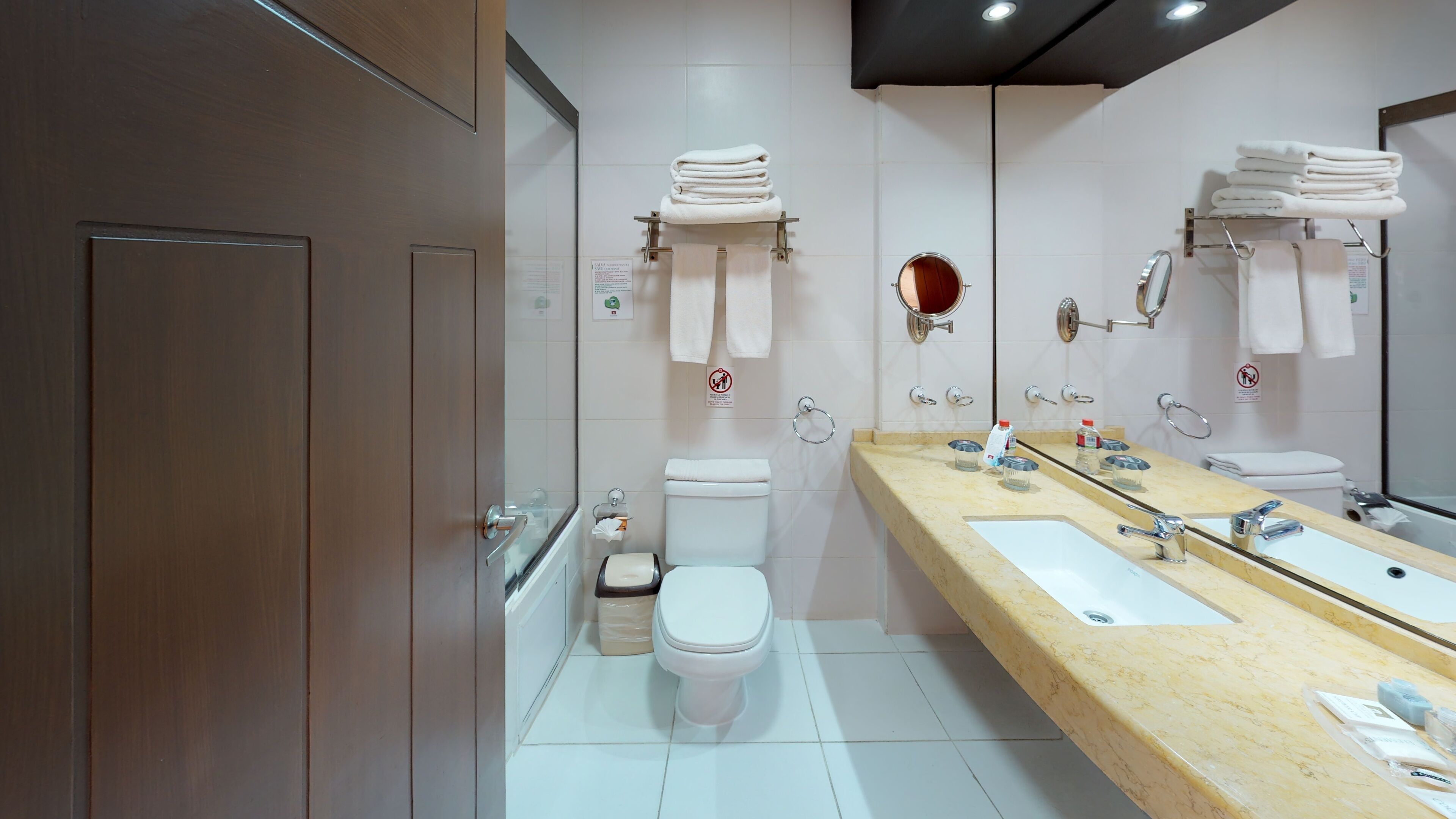 executive suite | bathroom | free toiletries, hair dryer, towels