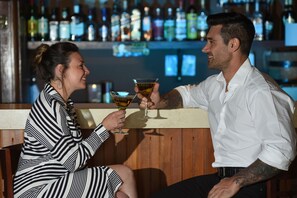 Bar (on property) - Howard Johnson by Wyndham Chascomus (Chascomus)