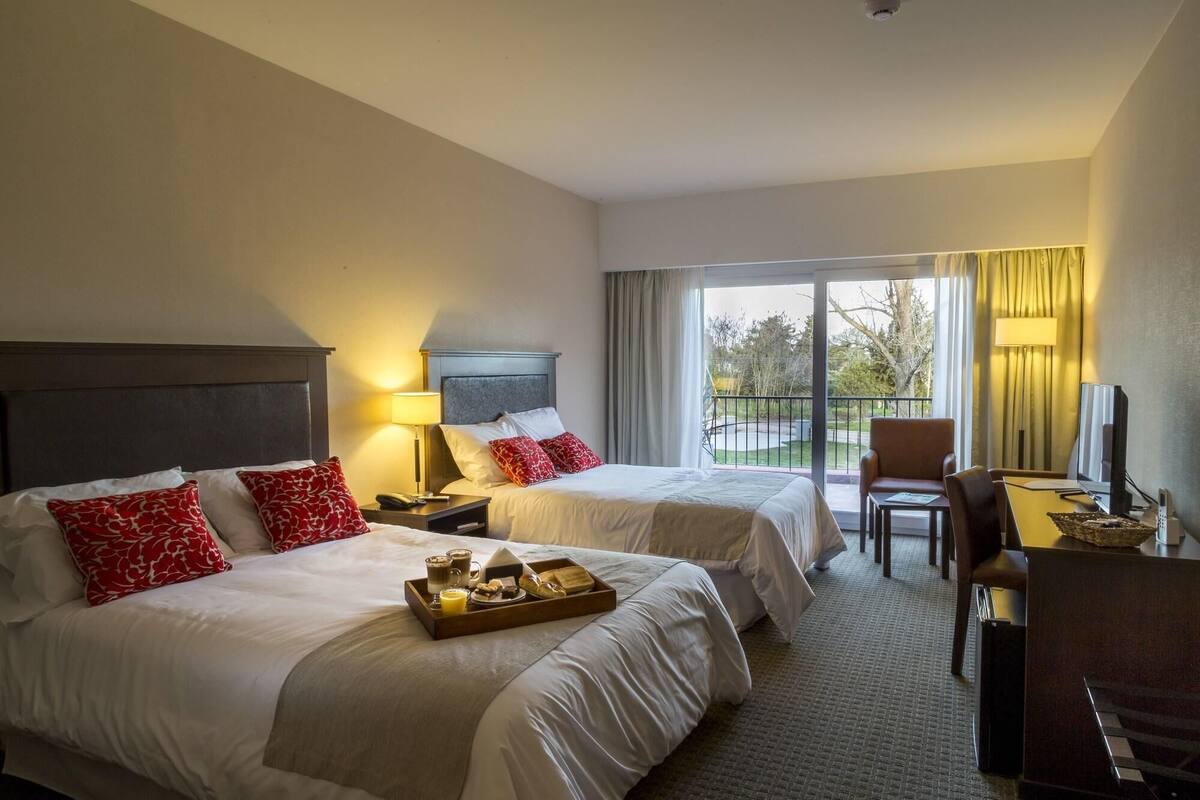 Minibar, in-room safe, soundproofing, WiFi (free)