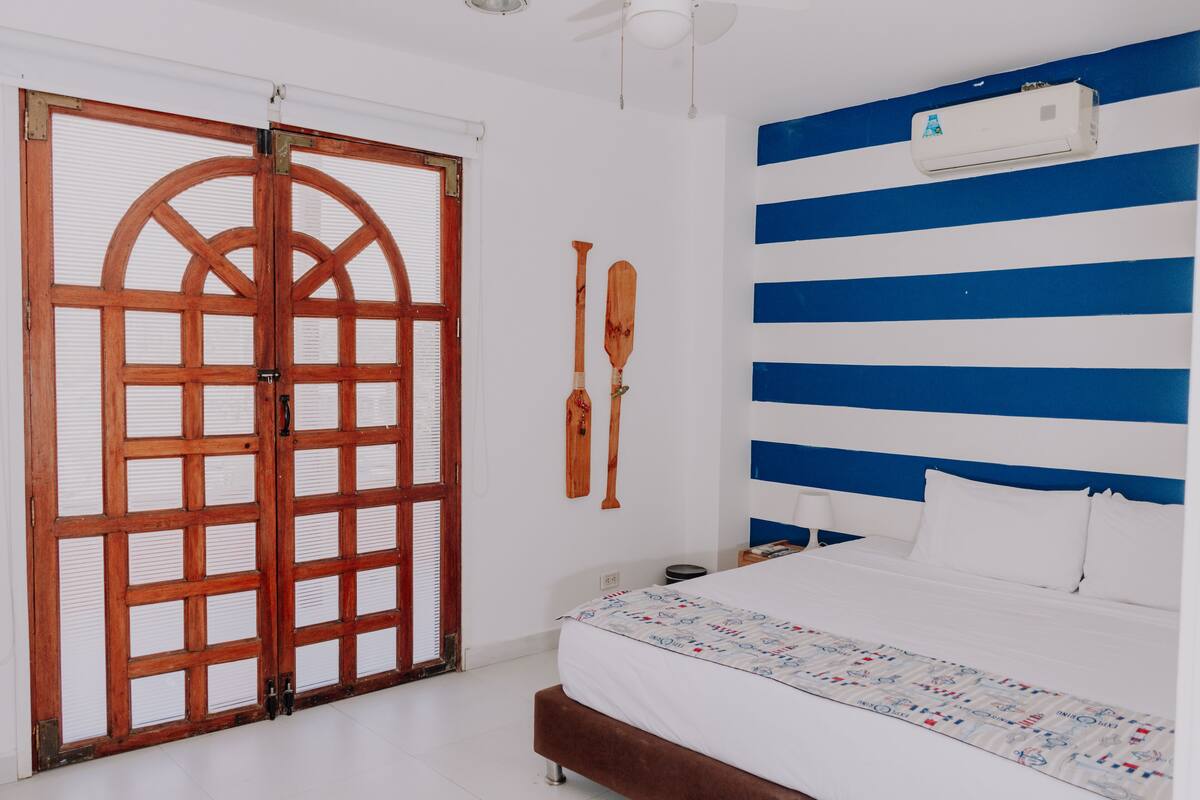 1 habitación, caja de seguridad en la habitación y insonorización