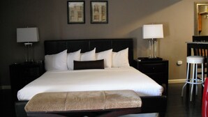 Iron/ironing board, WiFi (free) - Avanti Hotel (Palm Springs)